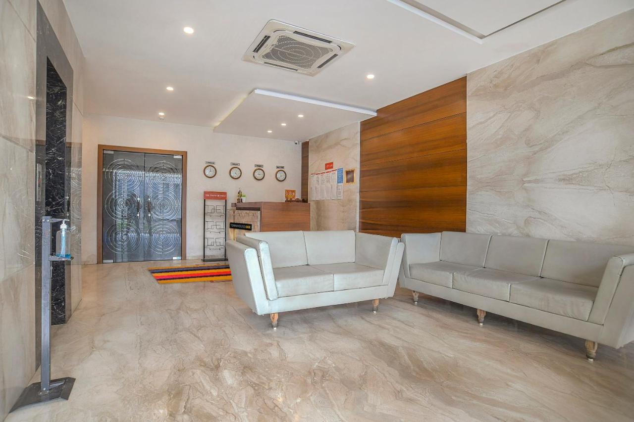 Vaccinated Staff- Townhouse Oak Hotel Silvotel Индор Екстериор снимка