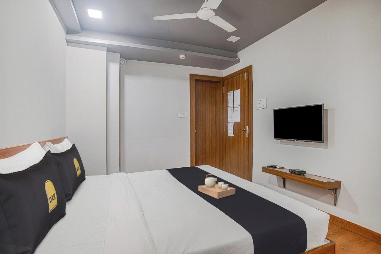 Vaccinated Staff- Townhouse Oak Hotel Silvotel Индор Екстериор снимка