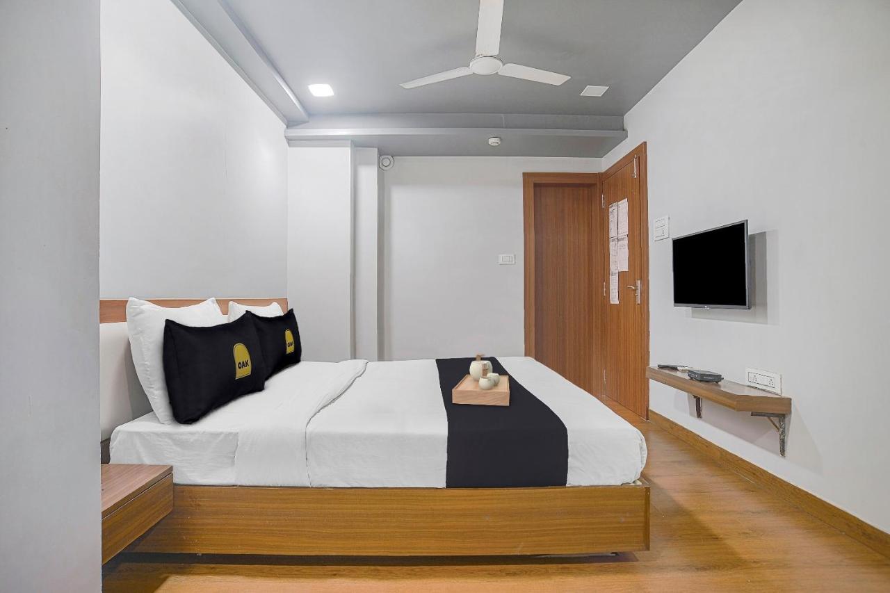 Vaccinated Staff- Townhouse Oak Hotel Silvotel Индор Екстериор снимка