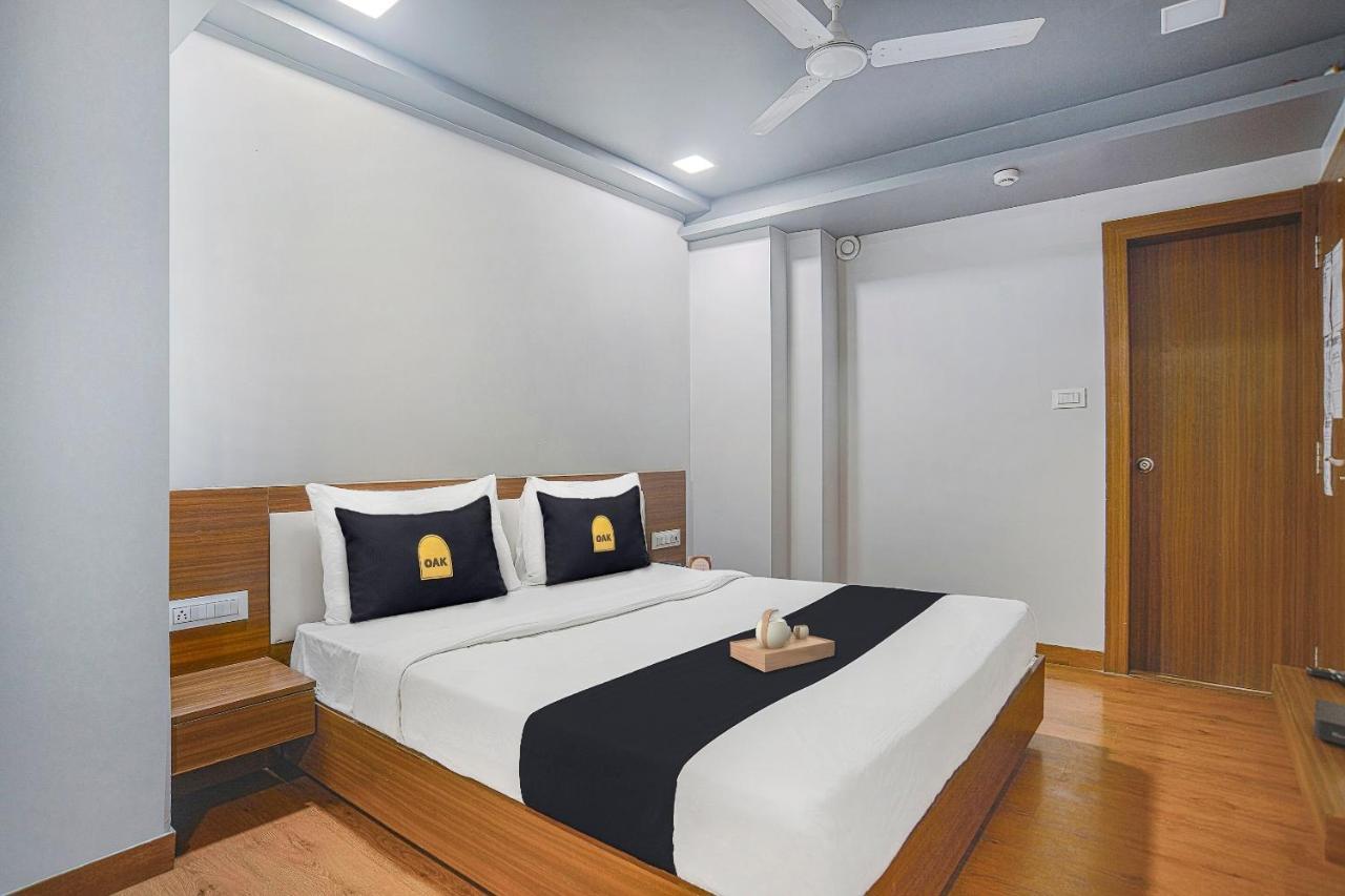Vaccinated Staff- Townhouse Oak Hotel Silvotel Индор Екстериор снимка