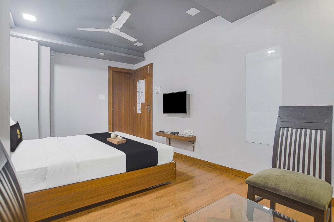 Vaccinated Staff- Townhouse Oak Hotel Silvotel Индор Екстериор снимка