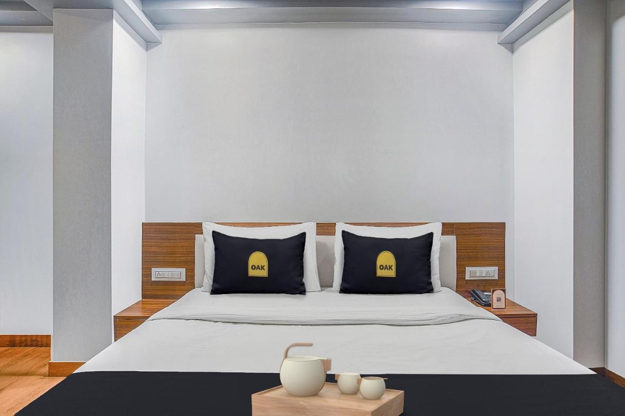 Vaccinated Staff- Townhouse Oak Hotel Silvotel Индор Екстериор снимка